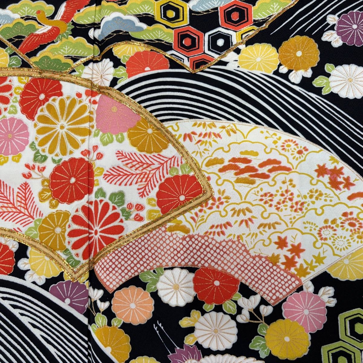 振袖 身丈162cm 裄丈65cm 正絹 名品 【中古】 振袖 身丈162cm 裄丈63.5cm S 袷 扇面 花鳥 金糸 金彩 黒 正絹 名品