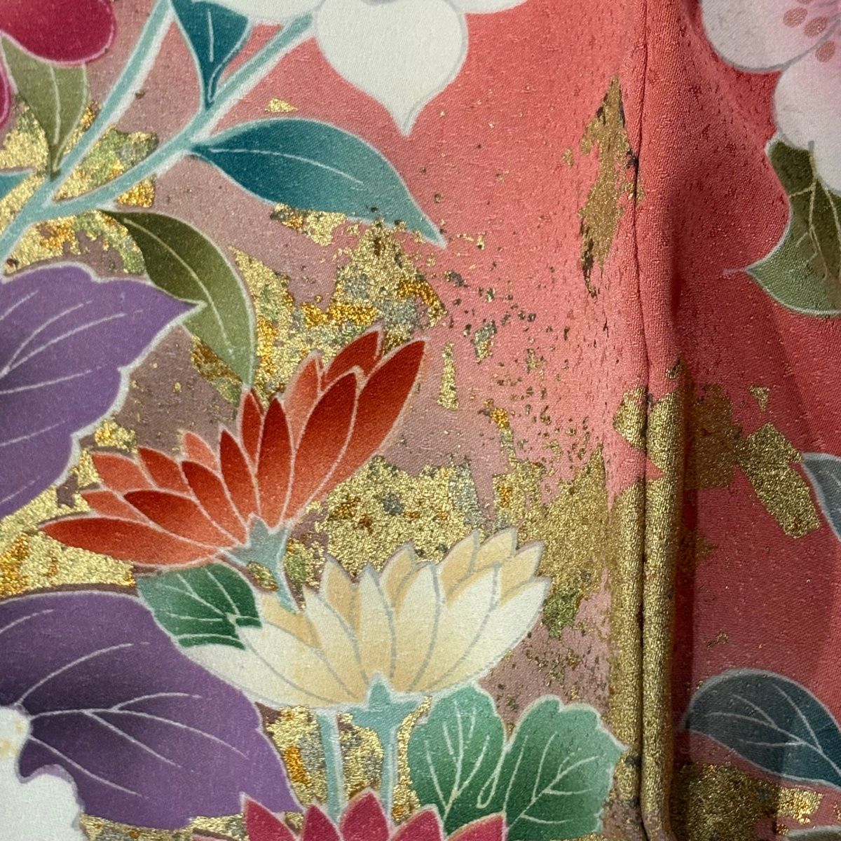 【美品】 振袖 身丈166cm 裄丈66.5cm 正絹 名品 【中古】 振袖 身丈166cm 裄丈66cm M 袷 草花 鴛鴦 金糸 金彩 サーモンピンク