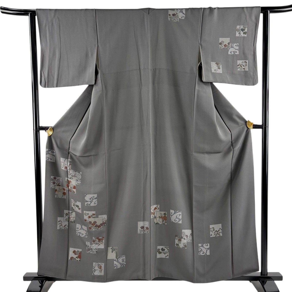 付下げ 身丈158cm 裄丈62cm S 袷 色紙 草花 金彩 灰色 正絹 秀品 【中古】
