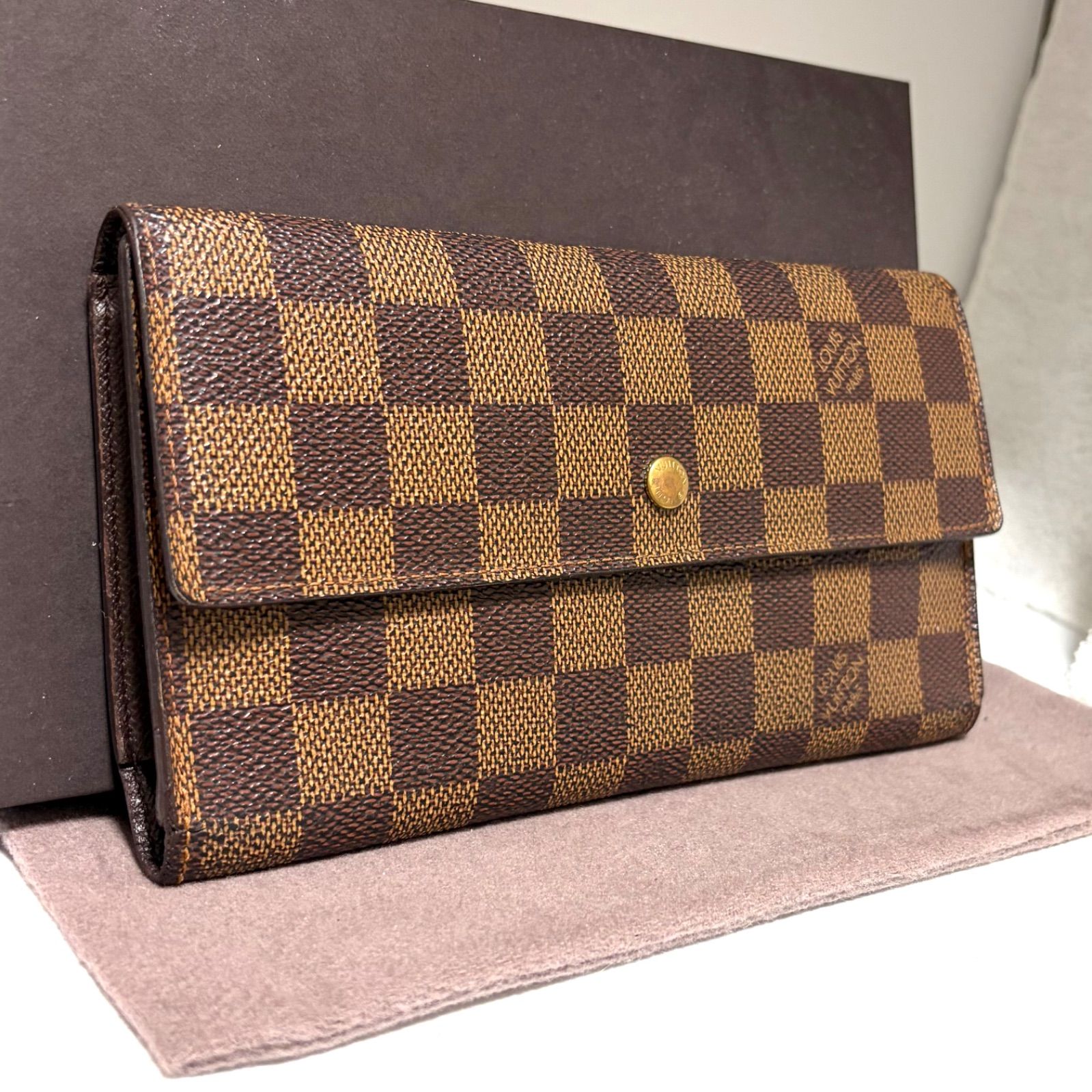 c46 ポルト トレゾール　ポルトフォイユ インターナショナル　旧型　ルイ ヴィトン Louis Vuitton　3つ 三つ 折り　フラップ ボタン 式　長 財布　ロング ウォレット　ダミエ