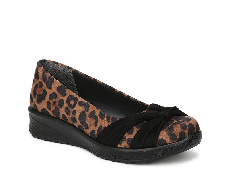 ライフストライド レディース シューズ スリッポン・ローファー LifeStride Glamour Wedge SlipOn TanBrown Leopard Print ブラウン