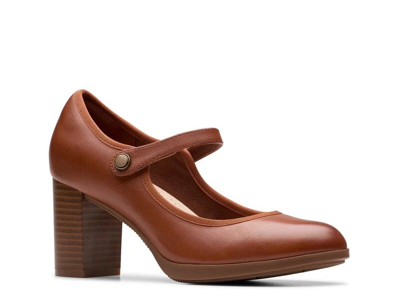 クラークス レディース シューズ パンプス Clarks Bayla Lily Mary Jane Pump Tan Leather タン