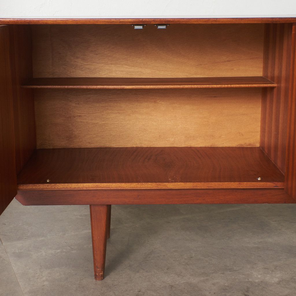 Austinsuite サイドボード チーク 英国 ミッドセンチュリー Austinsuite サイドボード チーク 英国 ミッドセンチュリー