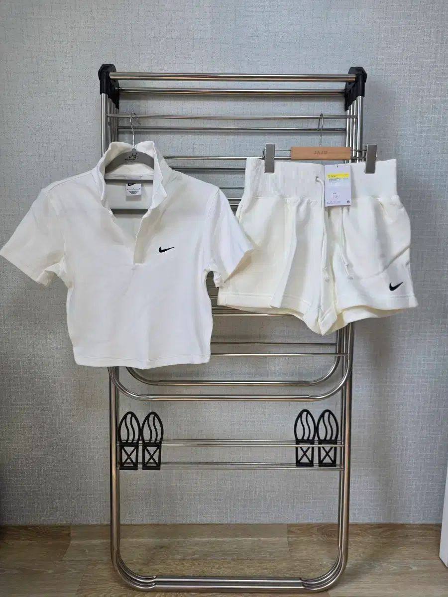 ナイキ 白 半袖 Tシャツ + ハーフパンツ セット