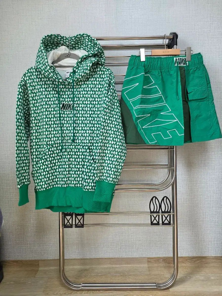 ナイキ グリーン パータン WHO Tシャツ + ハーフパンツ セット