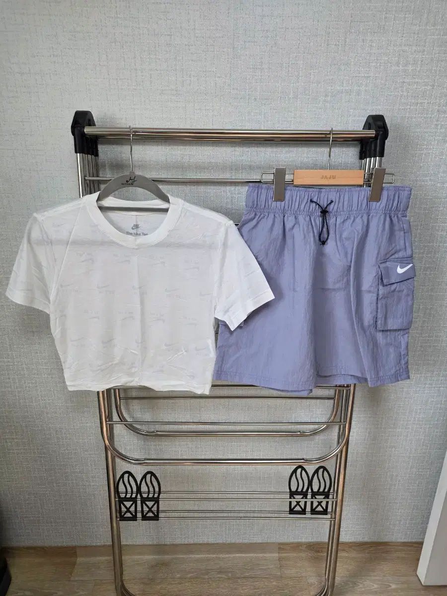 ナイキ クロップド 半袖 Tシャツ + ハーフパンツ セット
