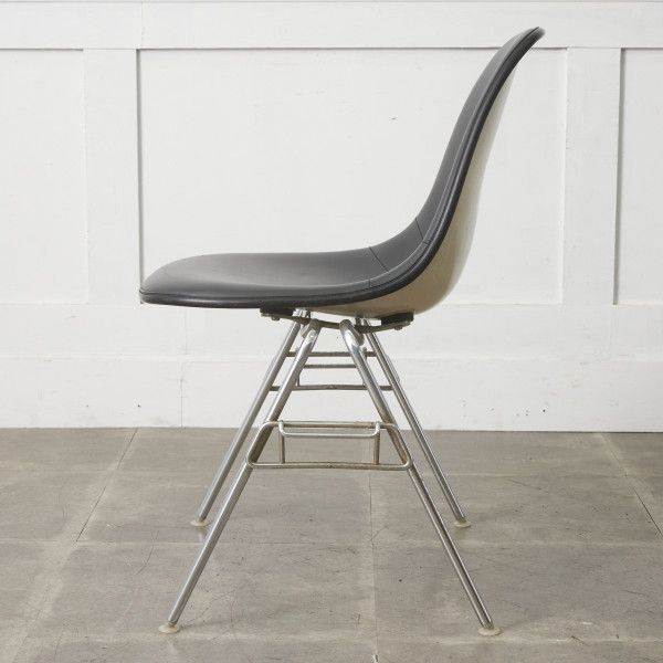 Herman Miller イームズ サイドシェルチェア ヴィンテージ スタッキングベース FRP Eames 椅子 ハーマンミラー ビンテージ 名作 97495 Herman Miller イームズ サイドシェルチェア ヴィンテージ スタッキングベース FRP Eames 椅子 ハーマンミラー ビンテージ 名作 97495