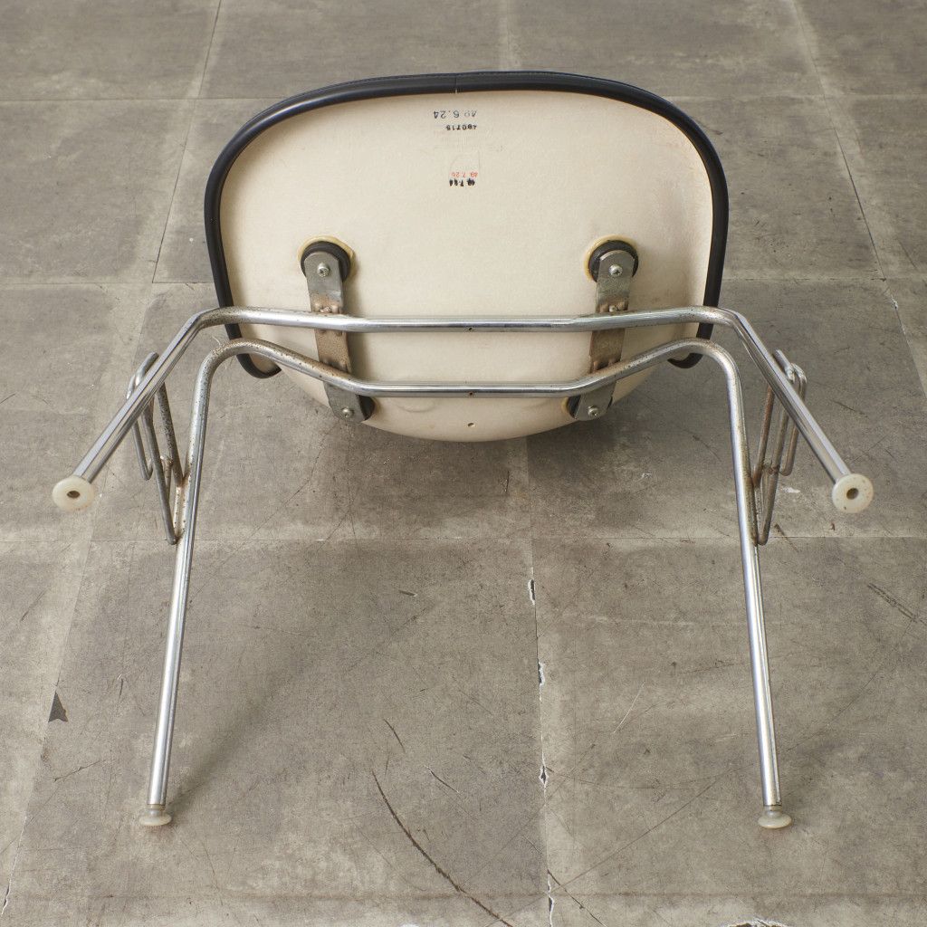 Herman Miller イームズ サイドシェルチェア ヴィンテージ スタッキングベース FRP Eames 椅子 ハーマンミラー ビンテージ 名作 97495 Herman Miller イームズ サイドシェルチェア ヴィンテージ スタッキングベース FRP Eames 椅子 ハーマンミラー ビンテージ 名作 97495
