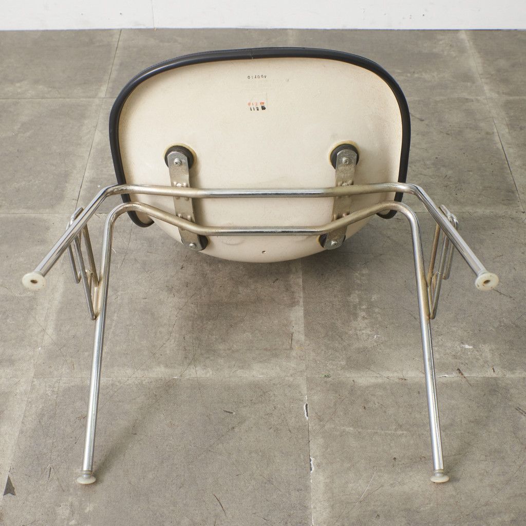 Herman Miller イームズ サイドシェルチェア ヴィンテージ スタッキングベース FRP Eames 椅子 ハーマンミラー ビンテージ 名作 97501 Herman Miller イームズ サイドシェルチェア ヴィンテージ スタッキングベース FRP Eames 椅子 ハーマンミラー ビンテージ 名作 97501