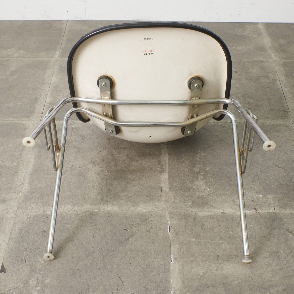 Herman Miller イームズ サイドシェルチェア ヴィンテージ スタッキングベース FRP Eames 椅子 ハーマンミラー ビンテージ 名作 97517 Herman Miller イームズ サイドシェルチェア ヴィンテージ スタッキングベース FRP Eames 椅子 ハーマンミラー ビンテージ 名作 97517