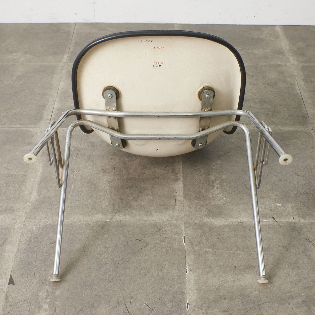 Herman Miller イームズ サイドシェルチェア ヴィンテージ スタッキングベース FRP Eames 椅子 ハーマンミラー ビンテージ 名作 97524 Herman Miller イームズ サイドシェルチェア ヴィンテージ スタッキングベース FRP Eames 椅子 ハーマンミラー ビンテージ 名作 97524