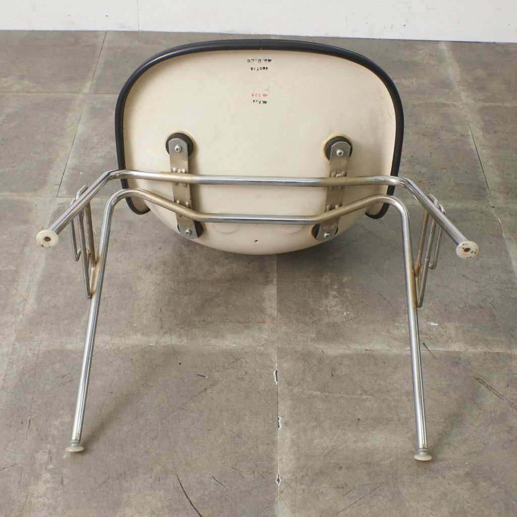 Herman Miller イームズ サイドシェルチェア ヴィンテージ スタッキングベース FRP Eames 椅子 ハーマンミラー ビンテージ 名作 97525 Herman Miller イームズ サイドシェルチェア ヴィンテージ スタッキングベース FRP Eames 椅子 ハーマンミラー ビンテージ 名作 97525