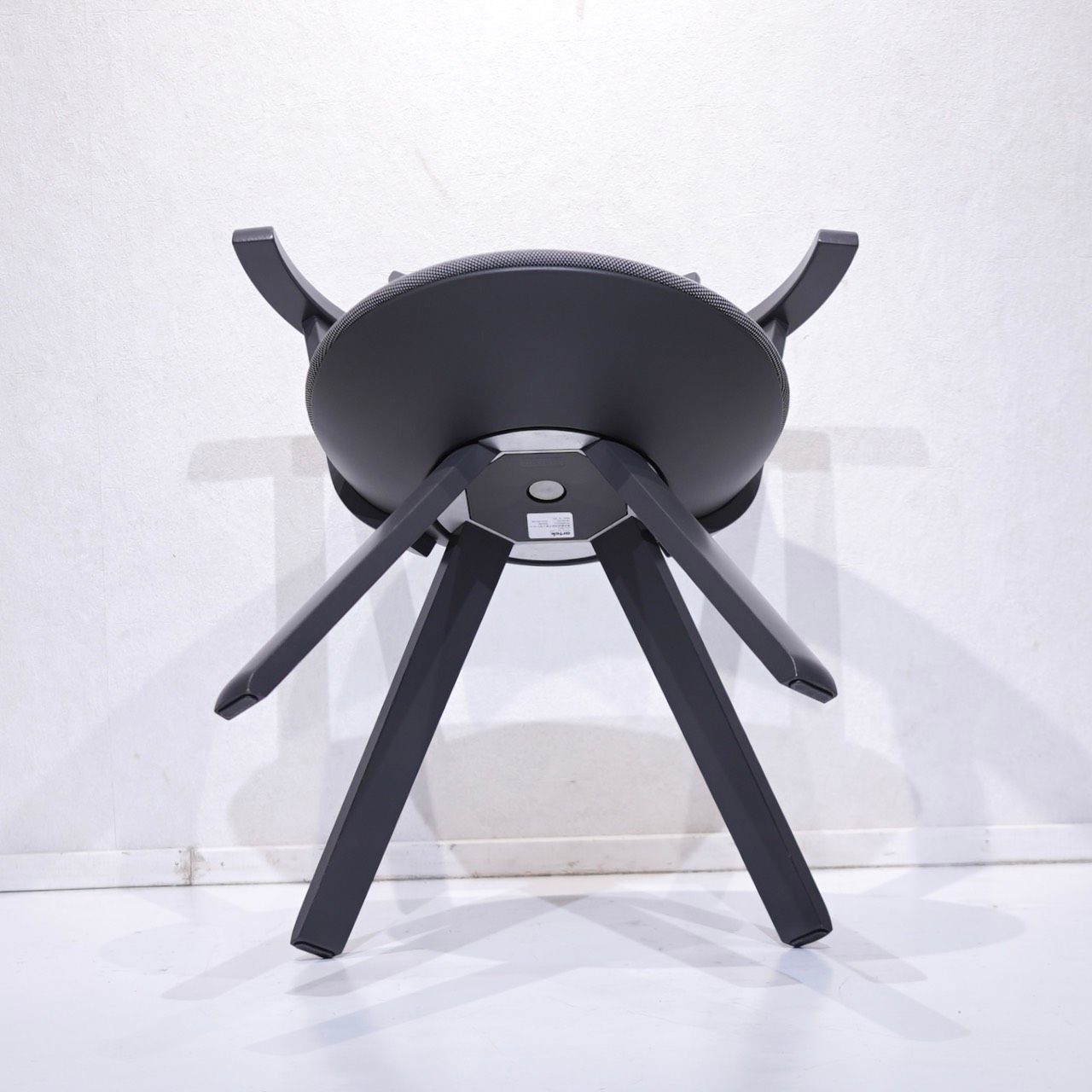 Artek アルテック RIVAL CHAIR ライバルチェア ダイニングチェア アームチェア デスクチェア 回転式 チェア 椅子 ブラック モダン 北欧 ミニマル Artek アルテック RIVAL CHAIR ライバルチェア ダイニングチェア アームチェア デスクチェア 回転式 チェア 椅子 ブラック モダン 北欧 ミニマル