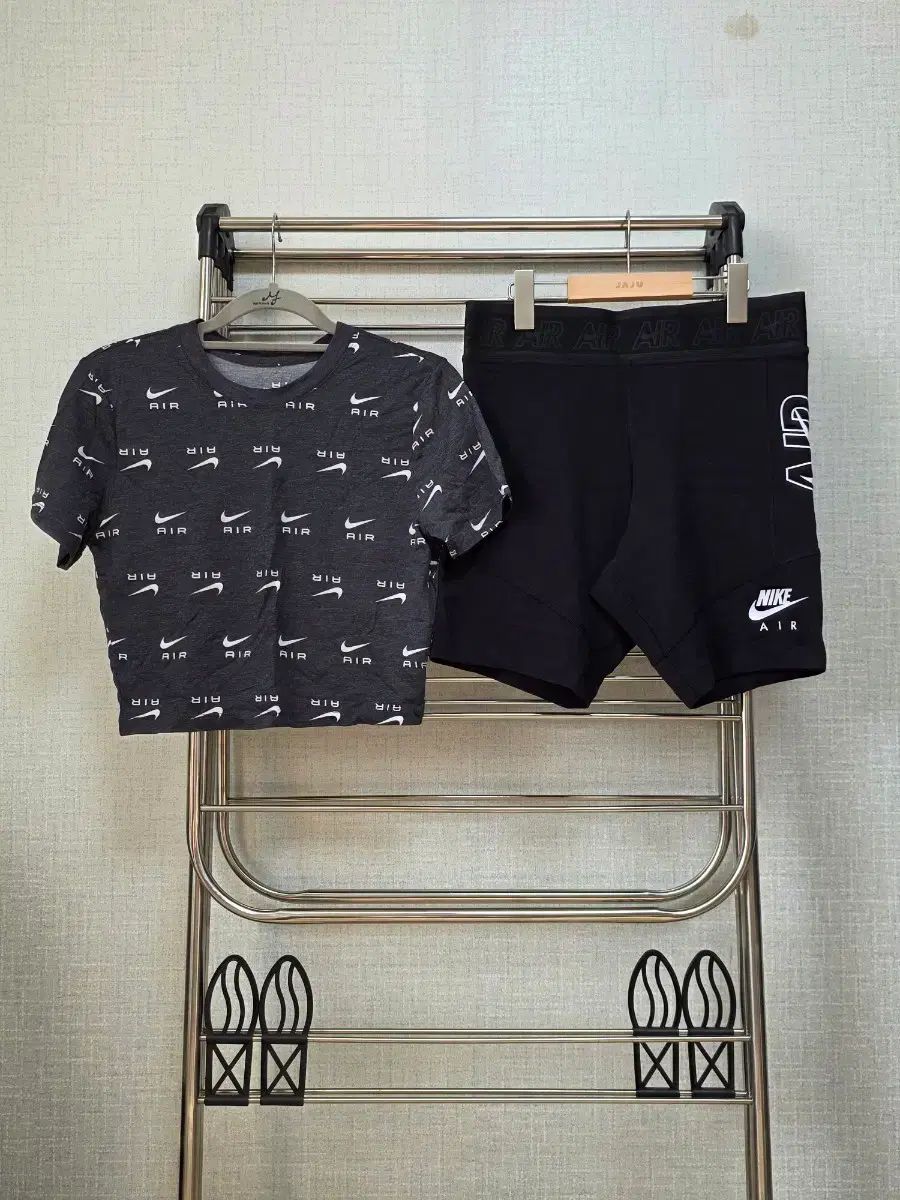 ナイキ エア 半袖 Tシャツ + レギンス