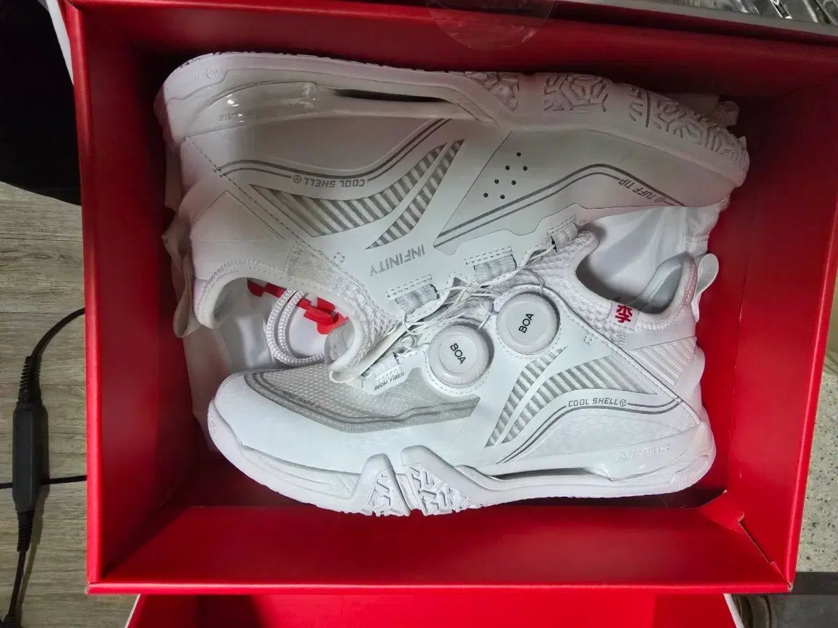 LI-NING(リーニン) SAGA2 マックス 250 バドミントンシューズ