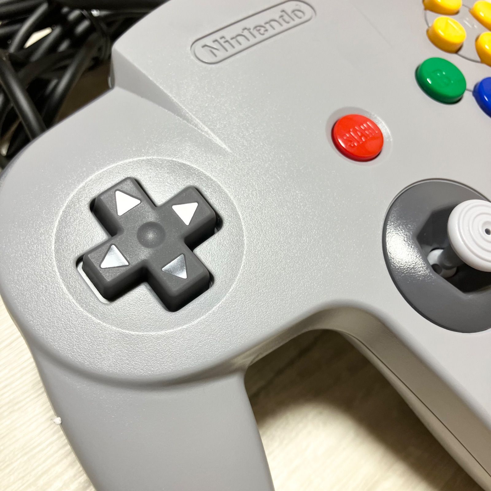 極美品　未使用に近い　ニンテンドー64本体　外箱　内ビニール袋　取扱説明書付き　Nintendo 任天堂