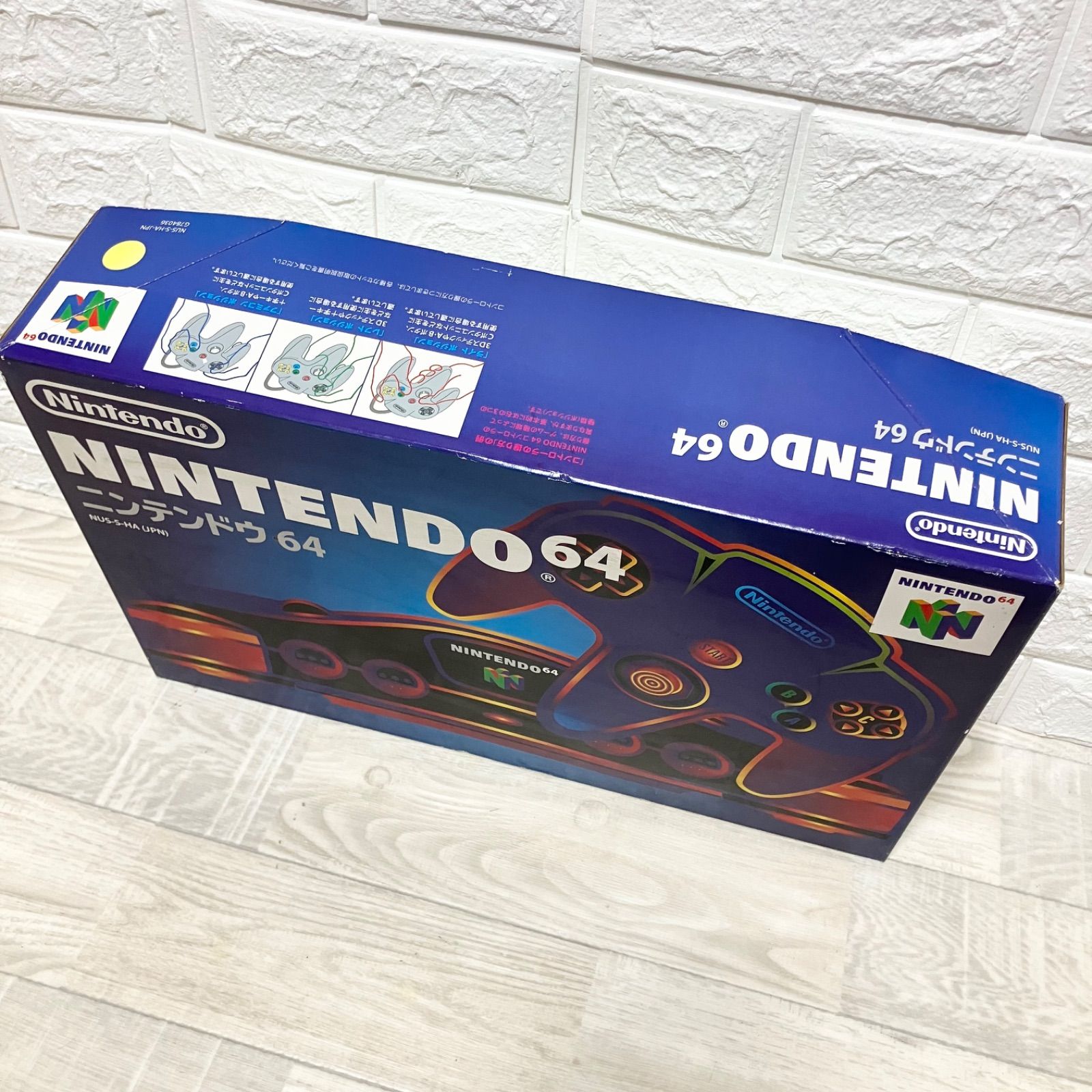 極美品　未使用に近い　ニンテンドー64本体　外箱　内ビニール袋　取扱説明書付き　Nintendo 任天堂