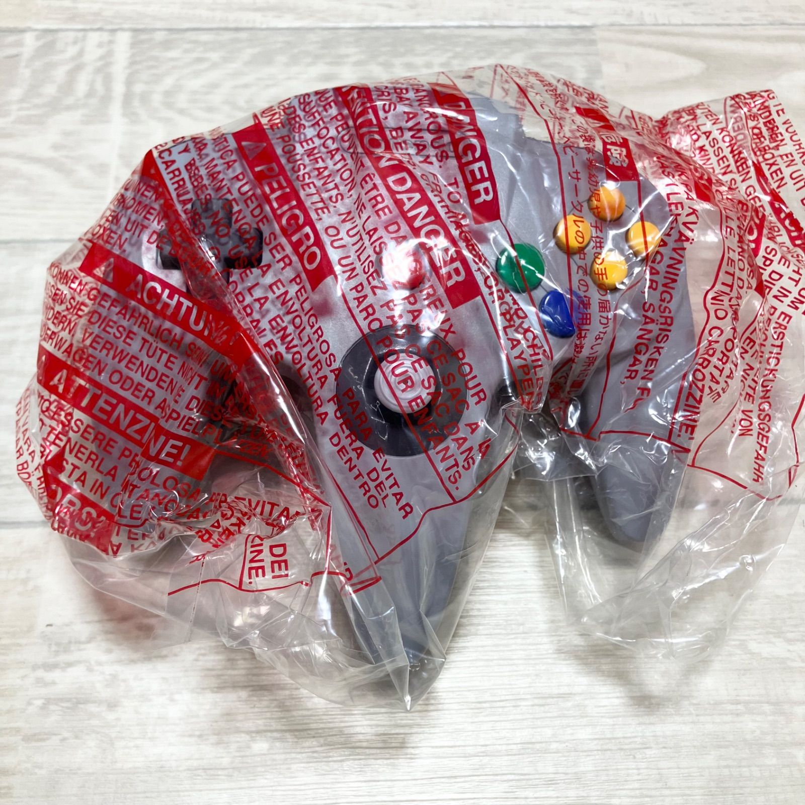 極美品　未使用に近い　ニンテンドー64本体　外箱　内ビニール袋　取扱説明書付き　Nintendo 任天堂