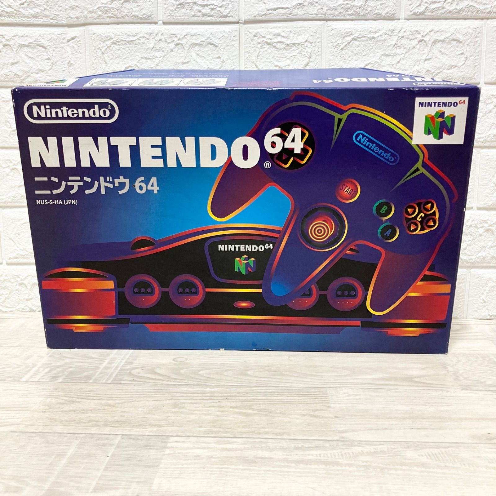 極美品　未使用に近い　ニンテンドー64本体　外箱　内ビニール袋　取扱説明書付き　Nintendo 任天堂