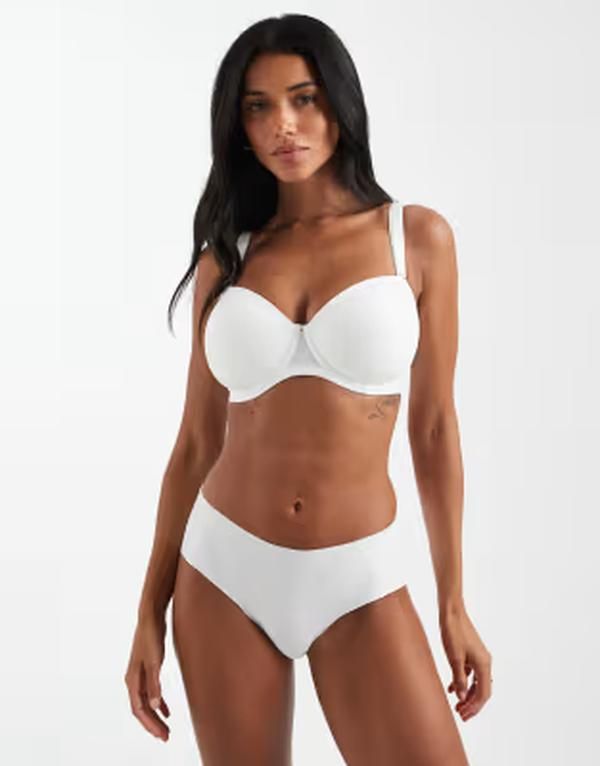 エイソス レディース アンダーウェア ブラジャー ASOS DESIGN Fuller Bust molded multiway underwire bra WHITE ホワイト