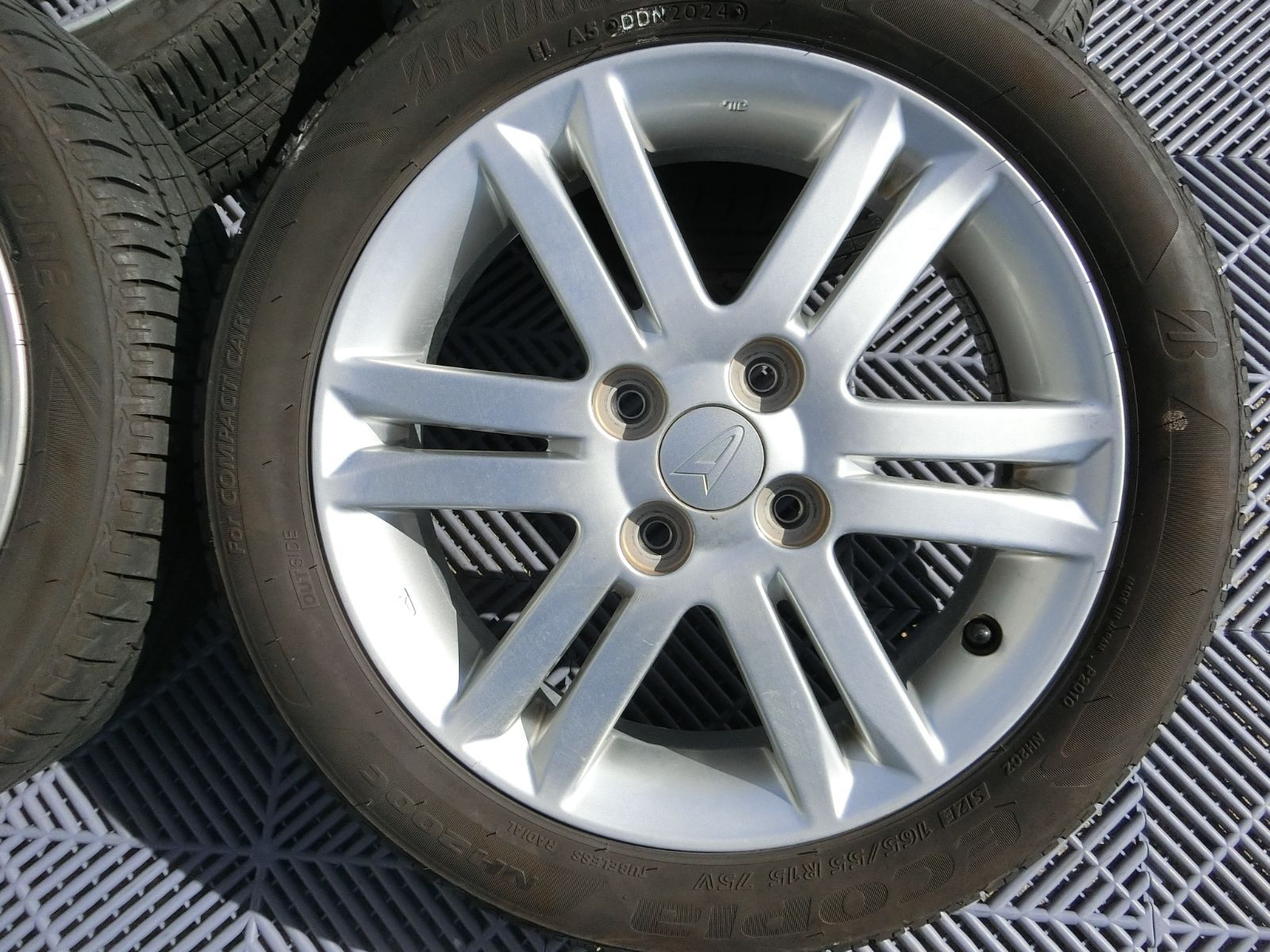 995] 送料無料 ダイハツ純正 15インチ アルミホイール 15×4.5J +45
