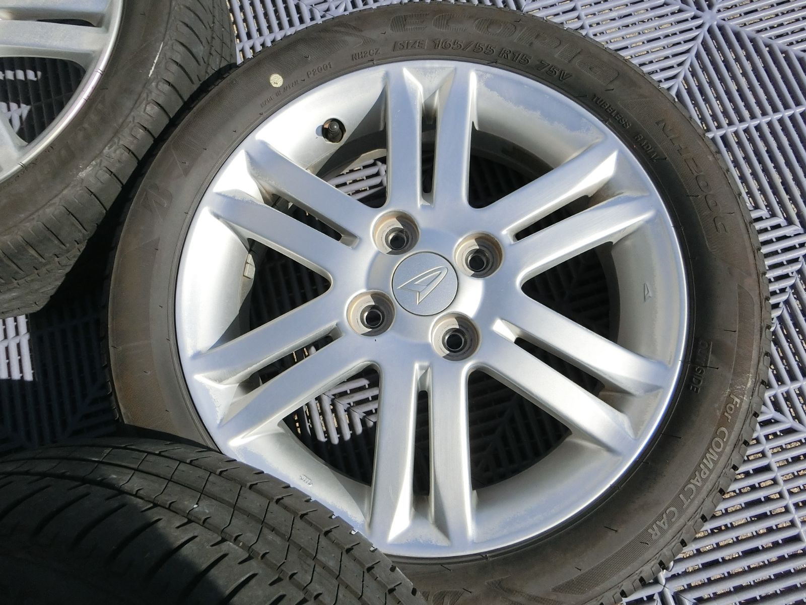 995] 送料無料 ダイハツ純正 15インチ アルミホイール 15×4.5J +45