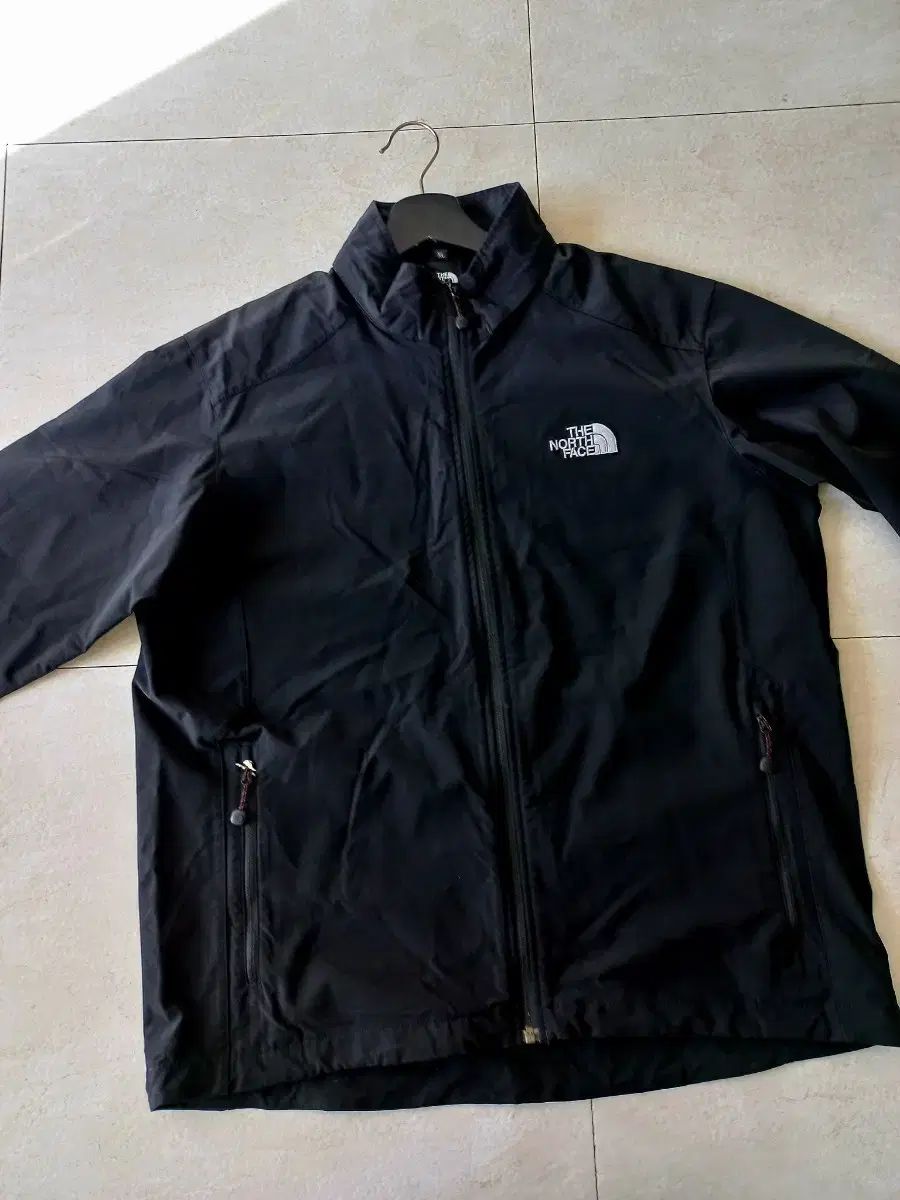 THE NORTH FACE ザノースフェイス ブラック ウィンドブレーカー ジャケット