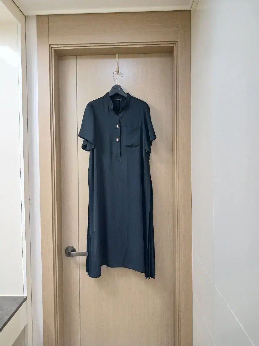 JIGOTT プリーツワンピース