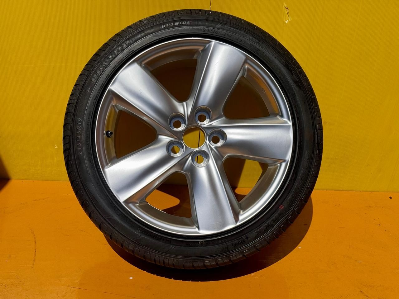 AT-339] 1本 5穴 TOYOTA トヨタ ホイール 19X8J ET35 ダンロップタイヤ 245/45R19 98Y 日本製 ★2006★ 溝 8.04ｍｍ