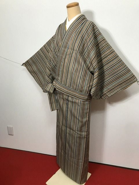 【中古】Lサイズ 小紋 化繊 薄茶地に竹節縞模様 二部式