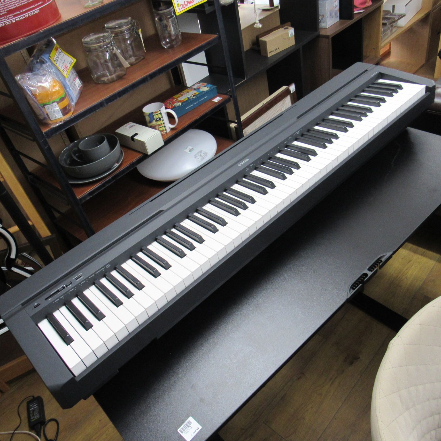 【メルカリ相場の半額】YAMAHAの電子ピアノ　 YAMAHA ヤマハ 電子ピアノ P-45 88鍵盤 スタンド付き エキスパート藤沢