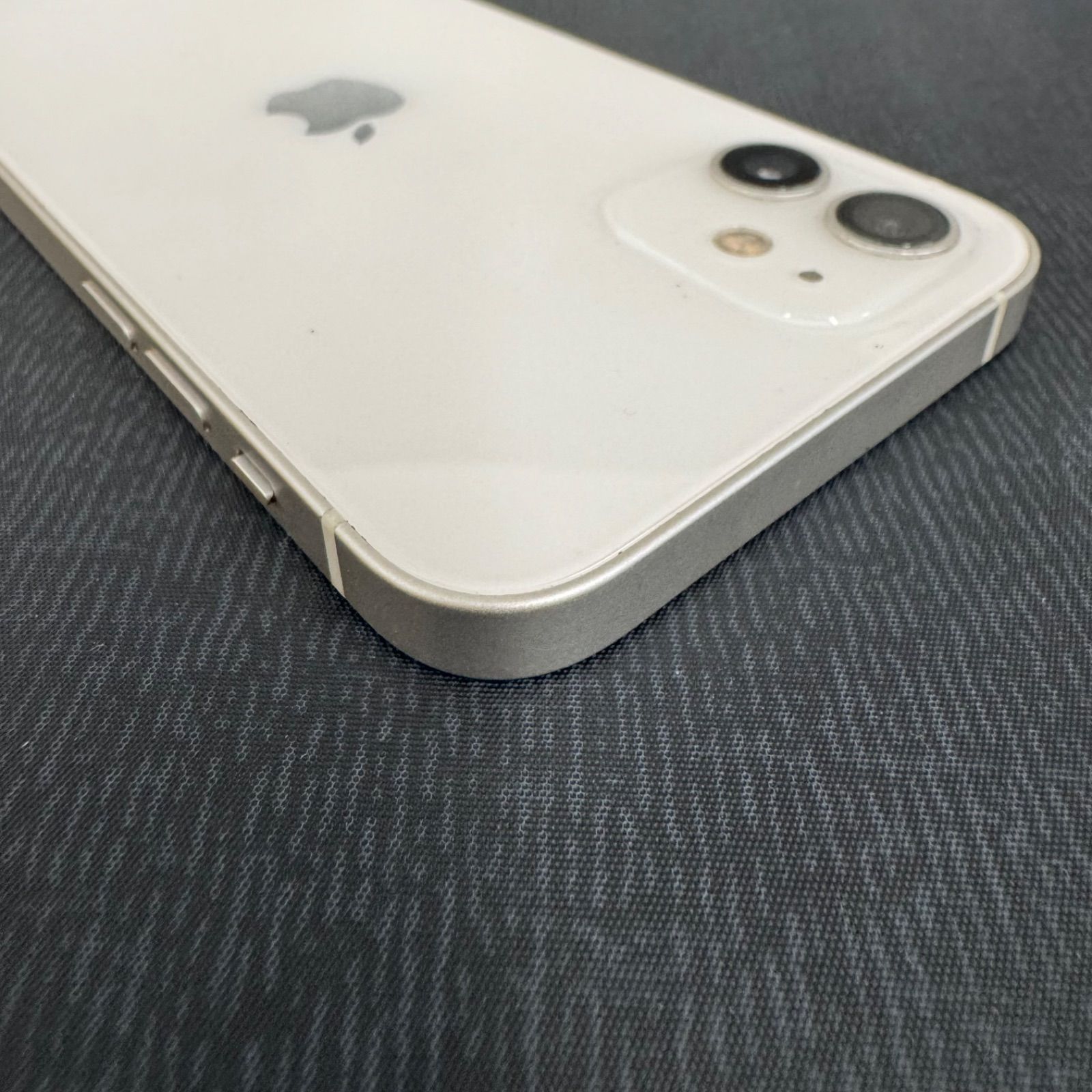 iPhone 12 256GB ホワイト SIMロック解除済 - メルカリ