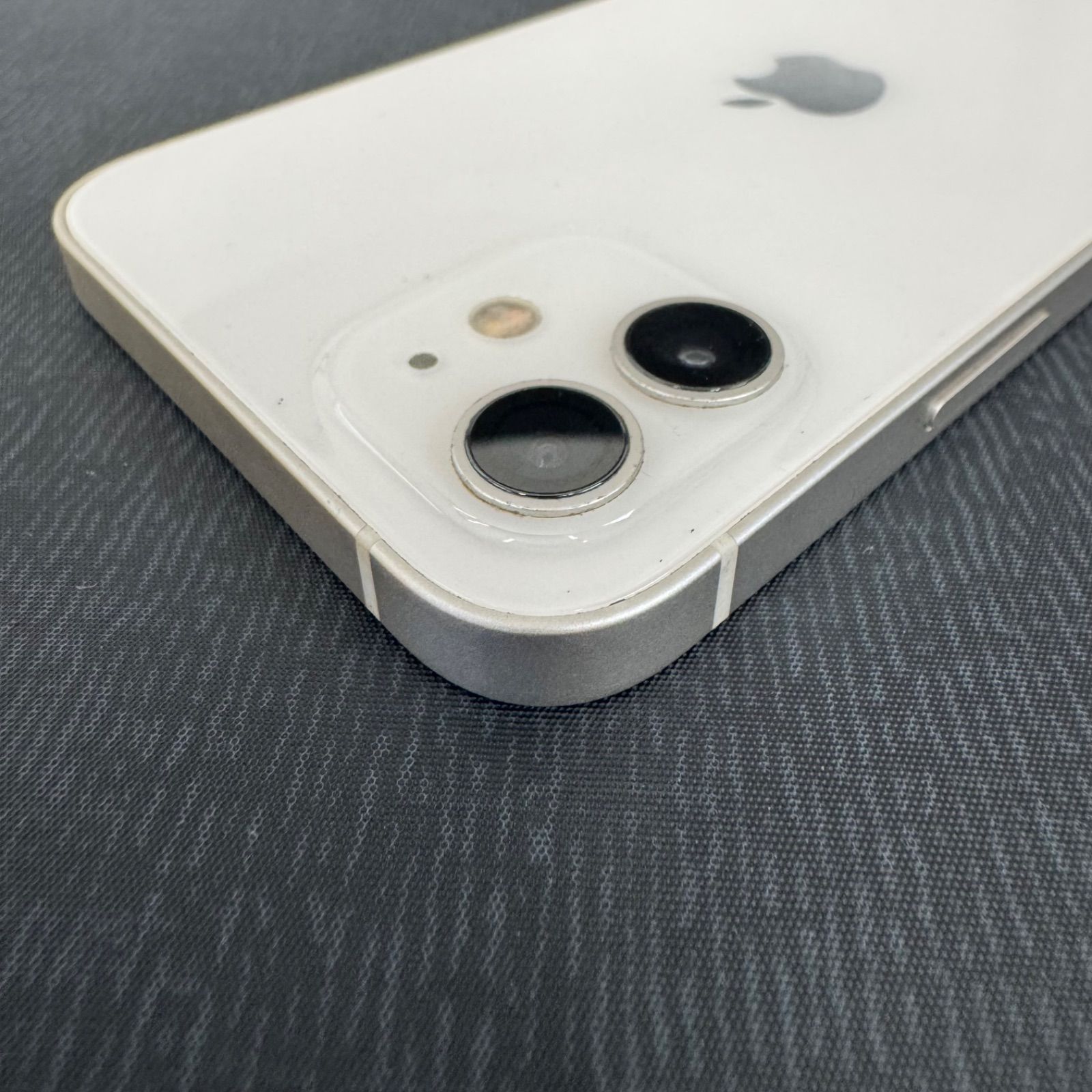 iPhone 12 256GB ホワイト SIMロック解除済 - メルカリ