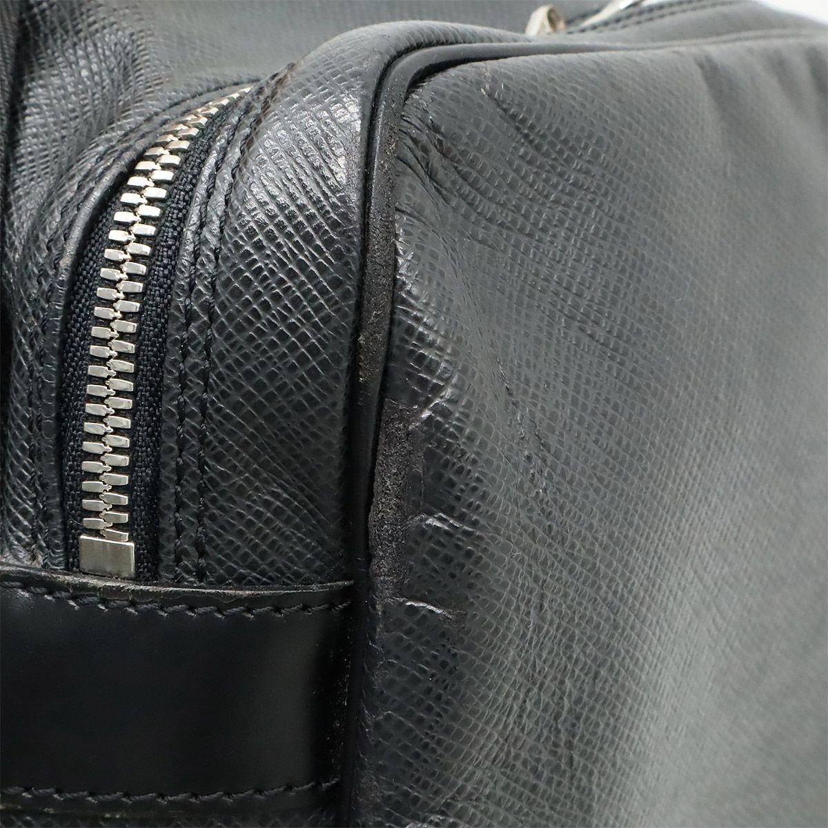LOUIS VUITTON ルイ ヴィトン タイガ リポーターPM ショルダーバッグ