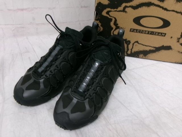【中古】箱有 OAKLEY ｵｰｸﾘｰ ｼﾞｭﾝﾔﾜﾀﾅﾍﾞﾏﾝ×ｵｰｸﾘｰﾌｧｸﾄﾘｰﾁｰﾑｱｲﾍﾞｯｸｽ WP-K191-100-1-3 ﾌﾞﾗｯｸ 27.0cm 991918943