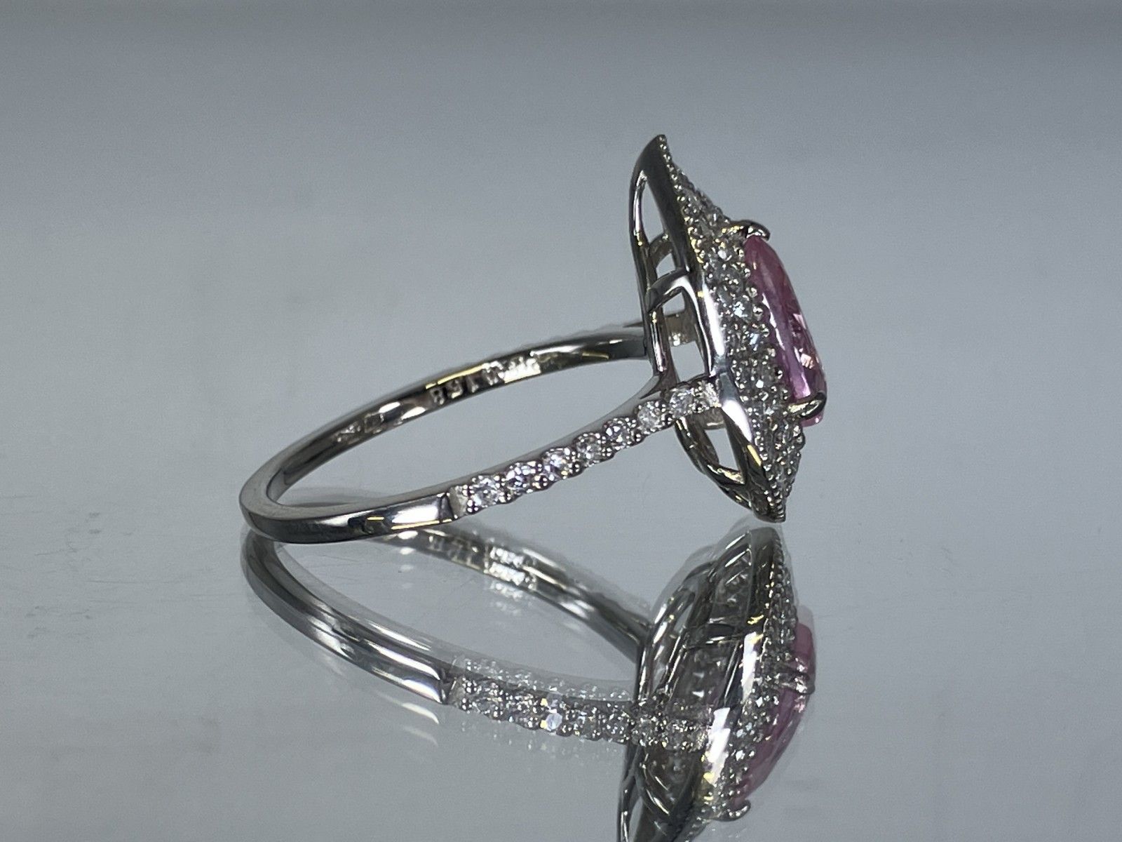 サファイア 1.58ct パパラチャ Padparadscha 非加熱 No heat AIGS鑑別書 D0.42ct PT900 4.3g 指輪 (JP15号) サイズ直し無料 8580K サファイア 1.58ct パパラチャ Padparadscha 非加熱 No heat AIGS鑑別書 D0.42ct PT900 4.3g 指輪 (JP15号) サイズ直し無料 8580K