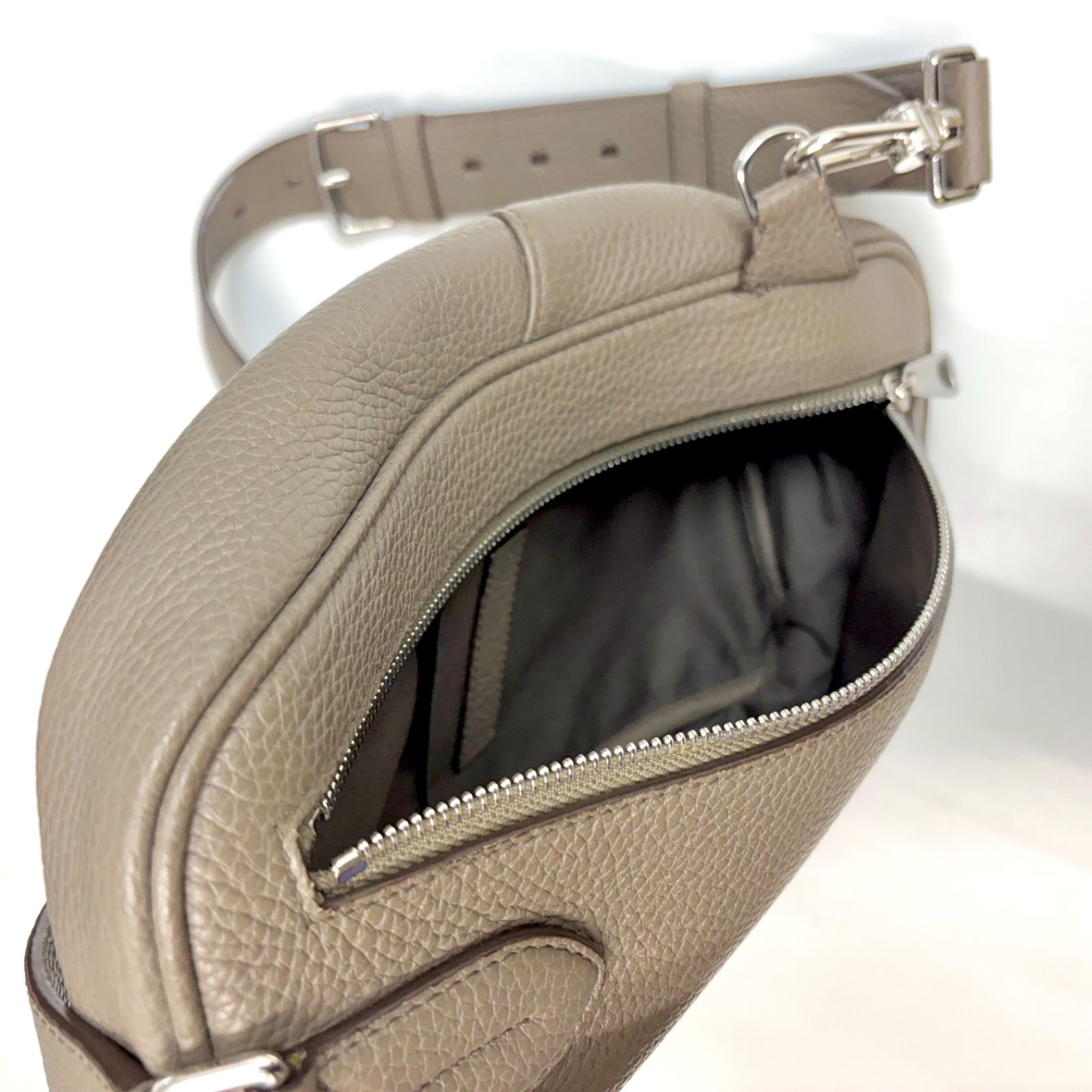 バッグ 【上美品⭐️BALLY バリー】 レザー ボディバッグ ショルダー 