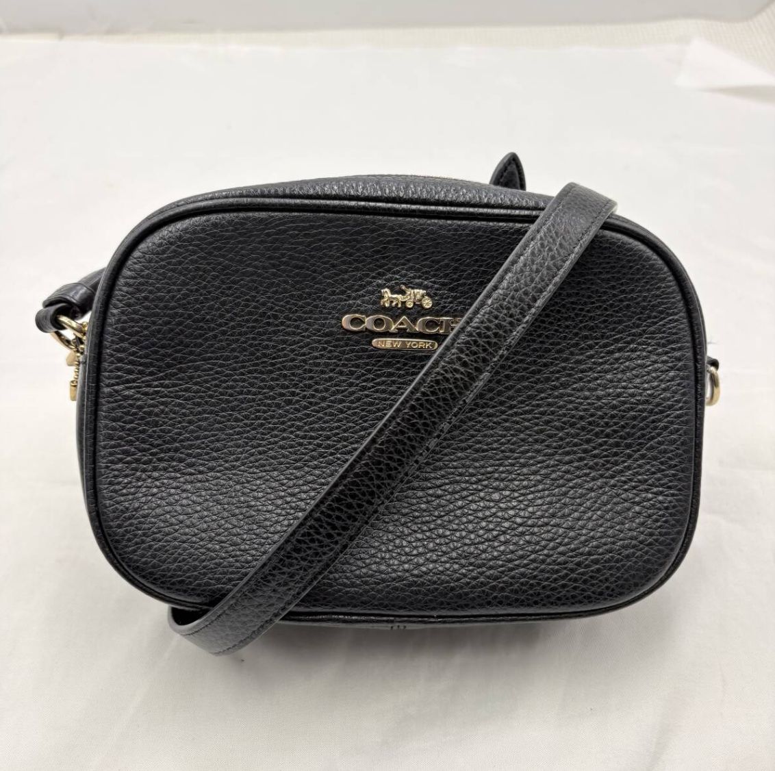 【❗️✨人気コンパクト✨❗️】COACH CA069 レザーショルダーバッグ ブラック ゴールド金具 クロスボディ✨美品
