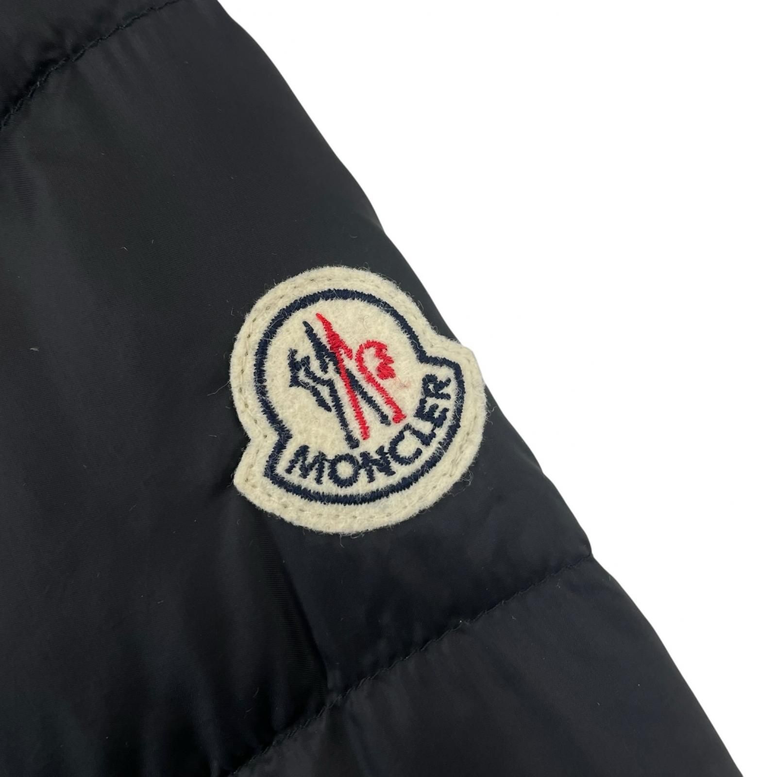 MONCLER ブラックジャケット チェーンディテール MONCLER（モンクレール） ダウン ダウンジャケット ダウンコート