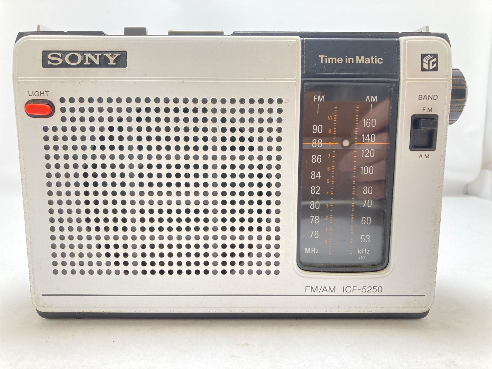 昭和49年発売 SONY ICF-5250 希少 完動品ラジオ 知ってる？52年前のラジオ名機 ソニー「スカイセンサー」を令和に使っ