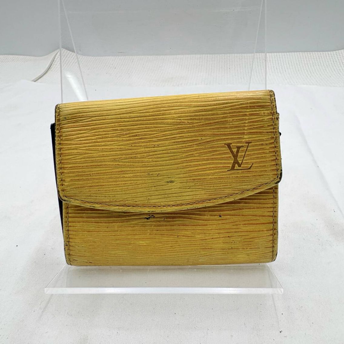 【❗️✨ヴィンテージ希少カラー✨❗️】LOUIS VUITTON エピ 三つ折り財布 イエロー LVロゴ コンパクトウォレット✨簡易清掃済❗️