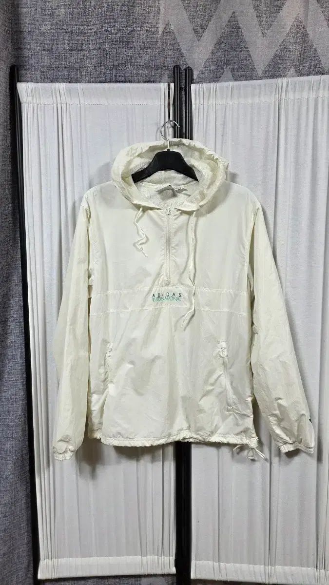 アディダス アノラック（アノラック） ウィンドブレーカー (XL)