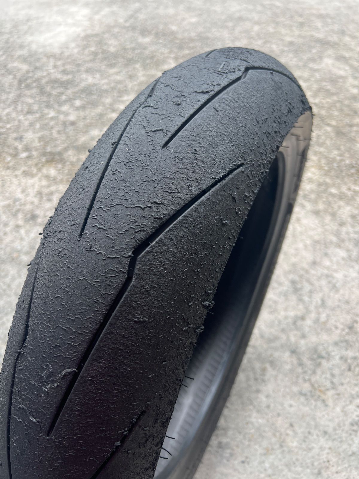 ピレリ スーパーコルサV3 140/70ZR17 1268