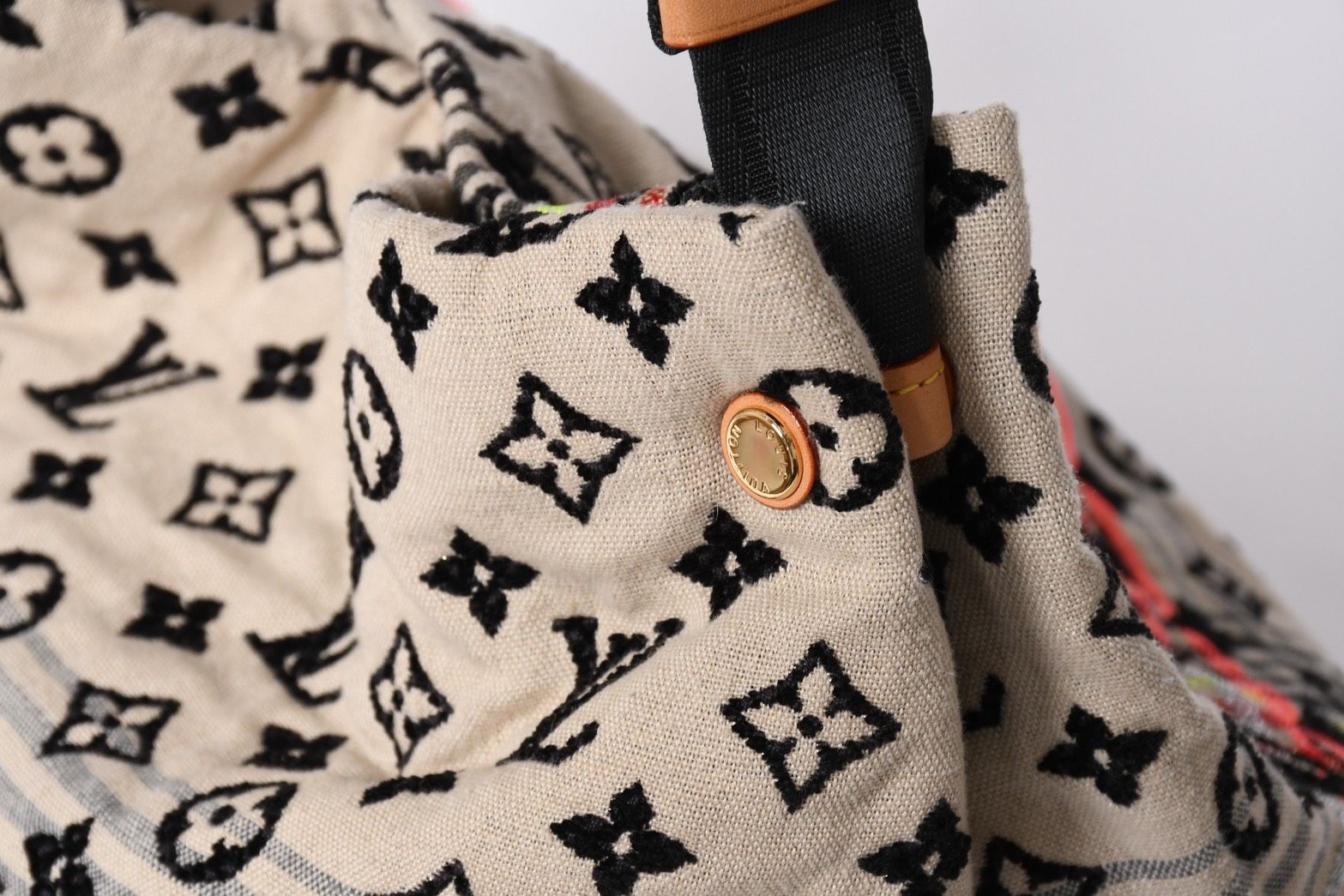 ルイ ヴィトン LOUIS VUITTON モノグラム シュシュ ボヘミアン ショルダー バッグ キャンバス ベージュ マルチカラー M40359 VLP 90222194 LOUIS VUITTON - ルイ ヴィトン LOUIS VUITTON モノグラム シュシュ