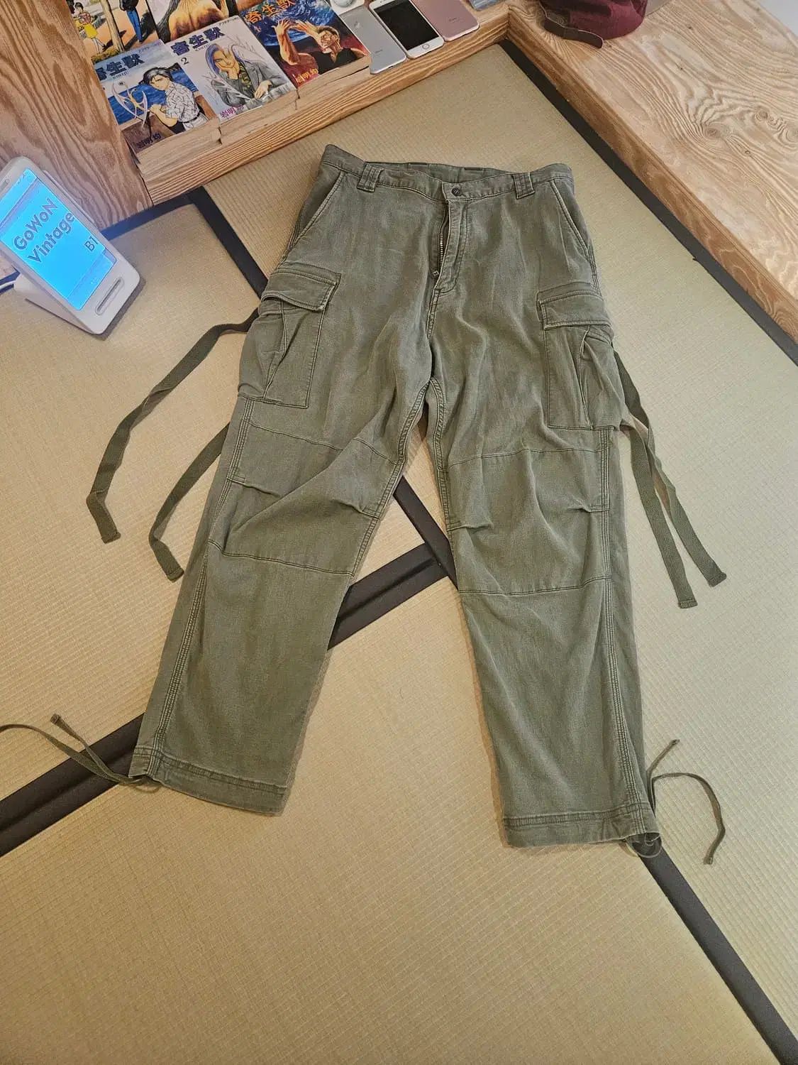ホワイトマウンテニアリング ストラップ カーゴ パンツ