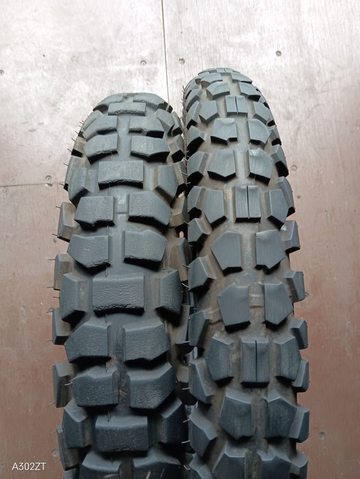 ダンロップ D605 前後セット 3.00-21 120/80-18 D3-35-購入できます