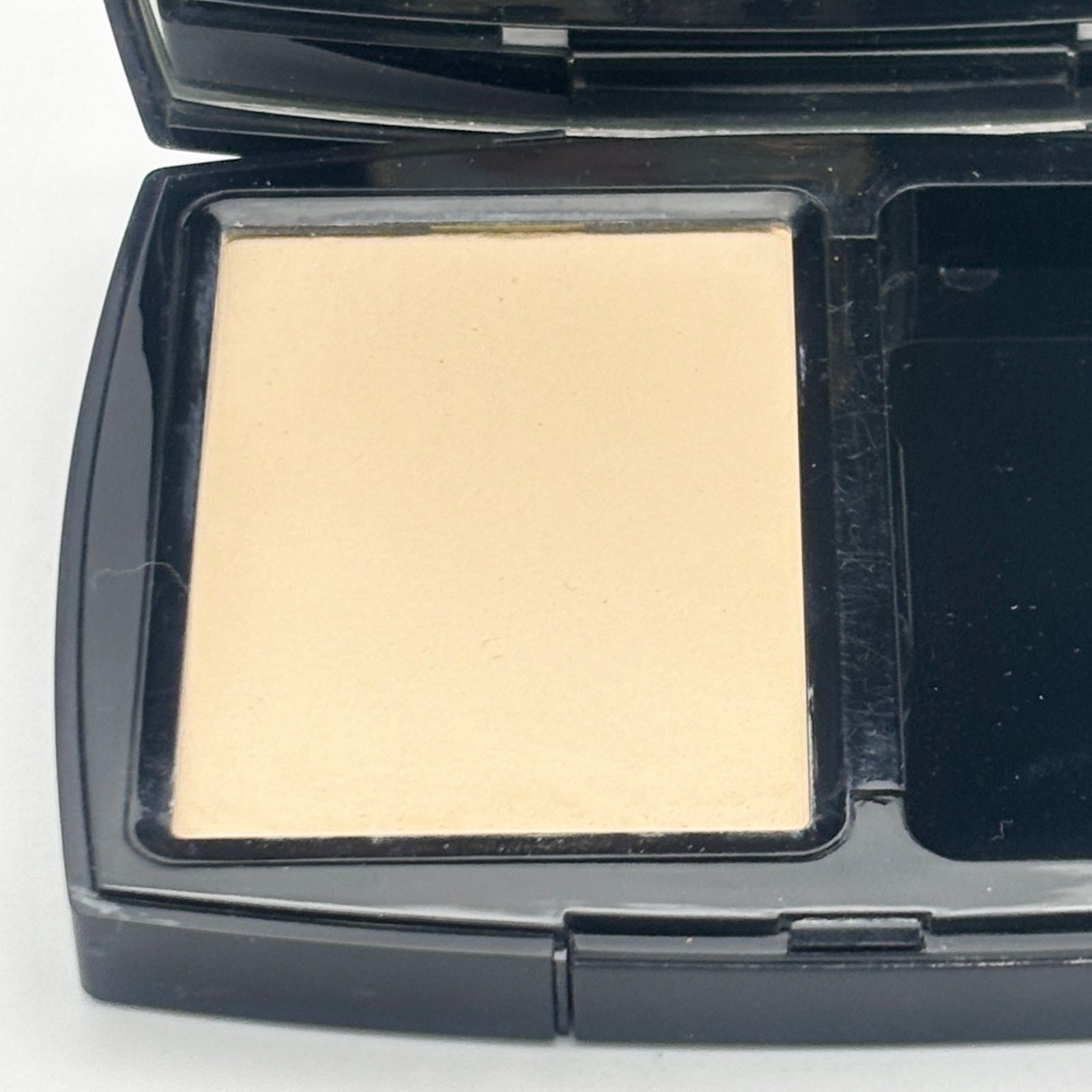 CHANEL / VITALUMIERE ECLAT / BO10 BEIGE OCRE - PASTEL-人気商品 