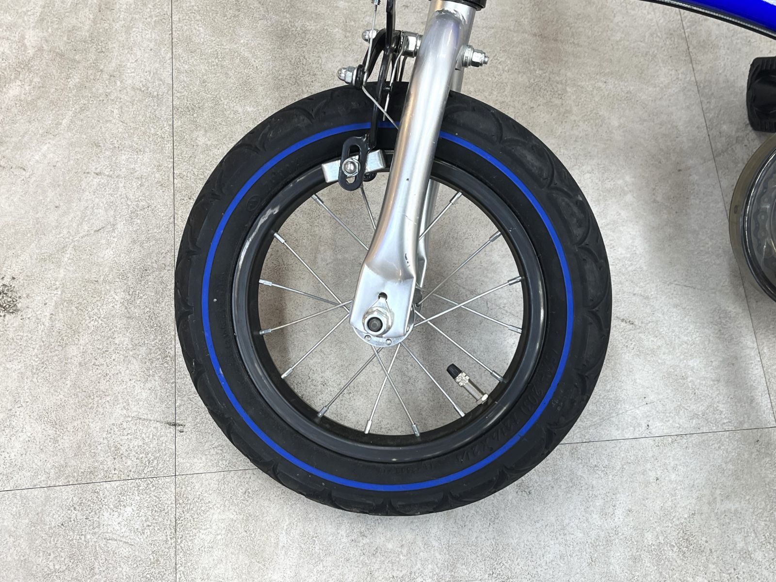 ビタミンiファクトリー Henshin Bike へんしんバイク 12インチ ブルー