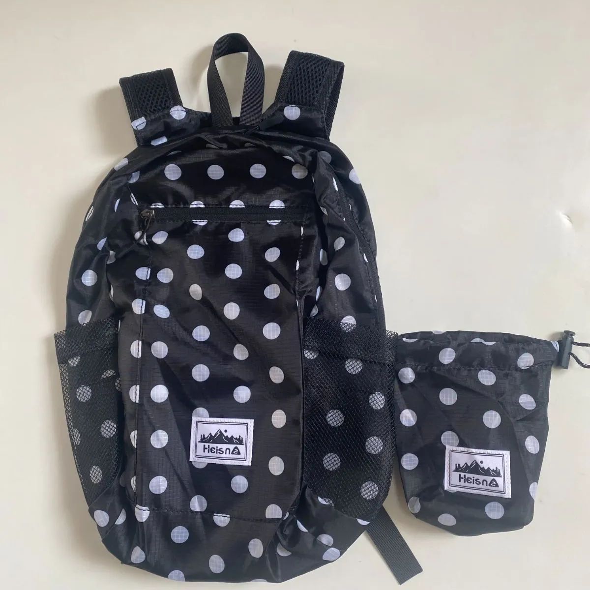heisan リュック　ブラック　ドット Ultra-light Compact Pocket Bag V1 Dot