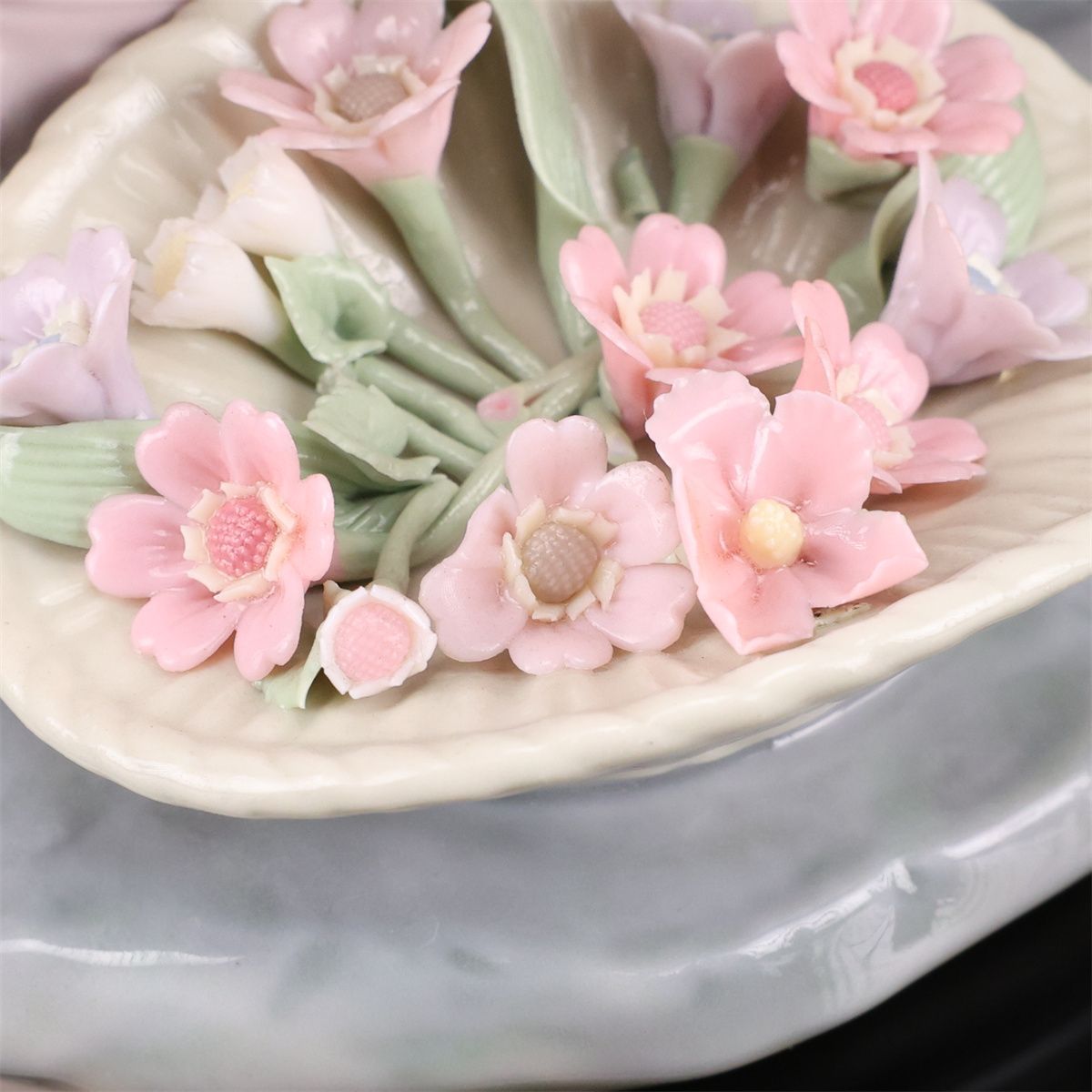 LLADRO 【リヤドロ】 磁器人形 「花のバスケット」 少女 置物 高25